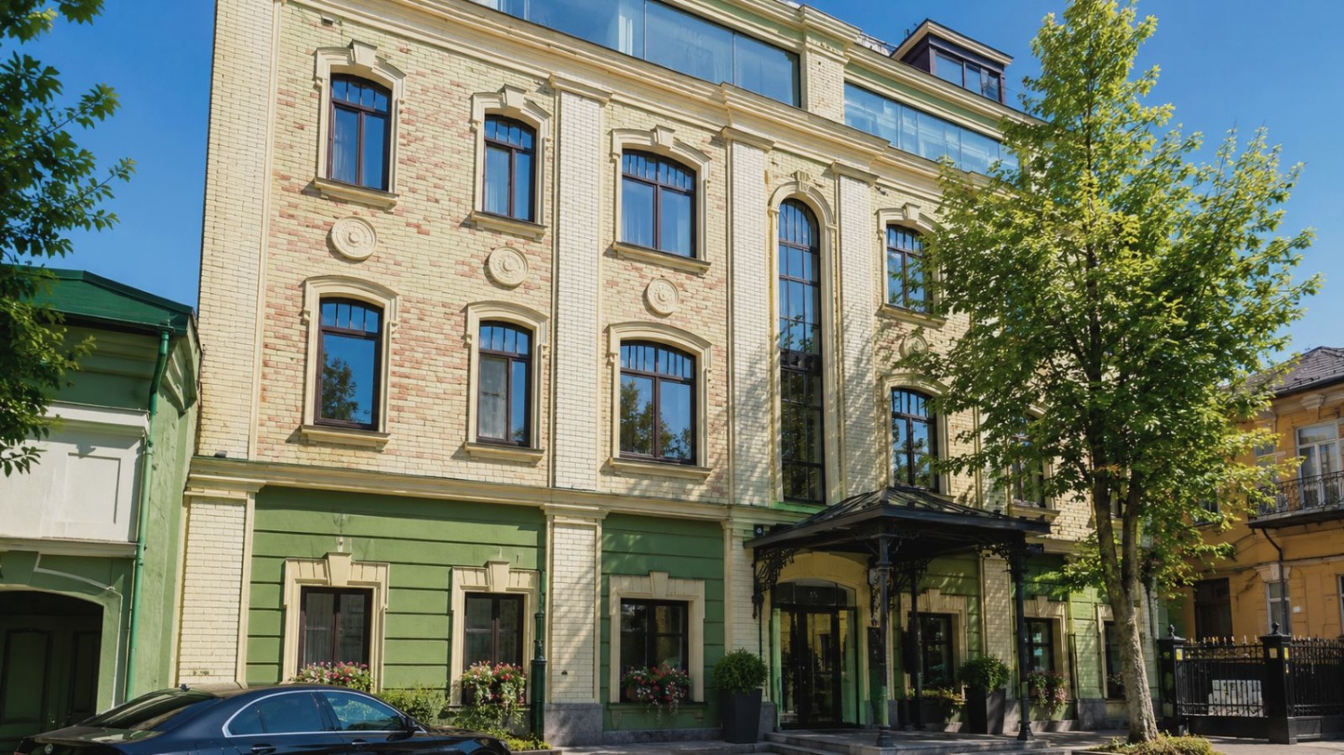 Историческое здание в центре Москвы